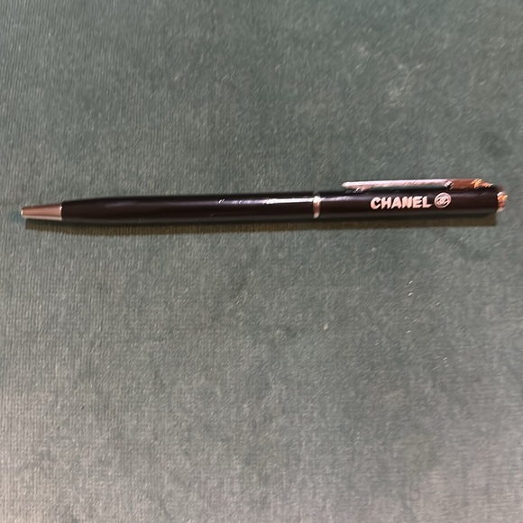 Chanel Les 4 Ombres 334 Modern Glamour, New - Picture 7 of 7